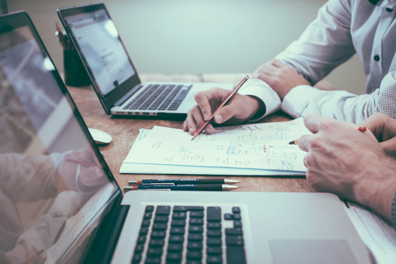 Preise und Budget Analyse auf Papier